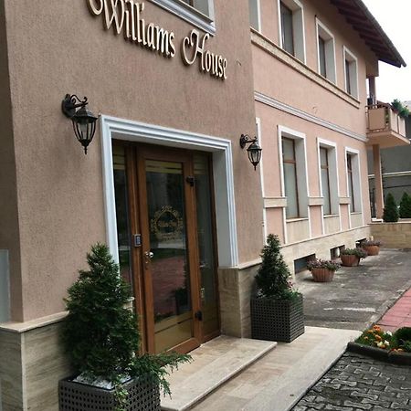 Williams House Hotel Hunedoara Exterior photo