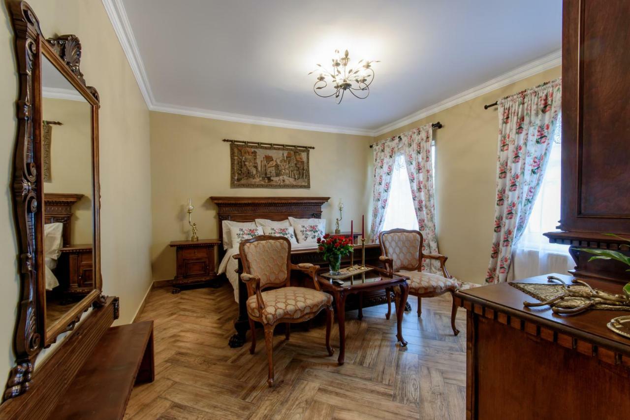 Williams House Hotel Hunedoara Exterior photo